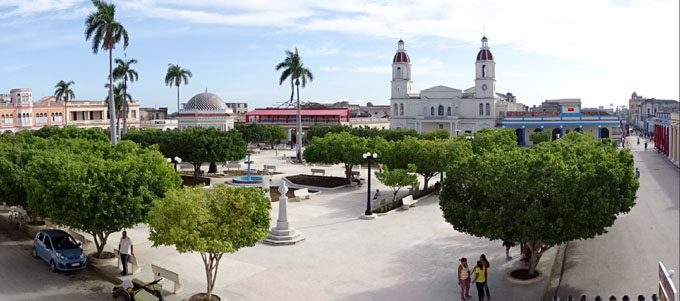 Despiden con diversas opciones el año 2017 en Manzanillo