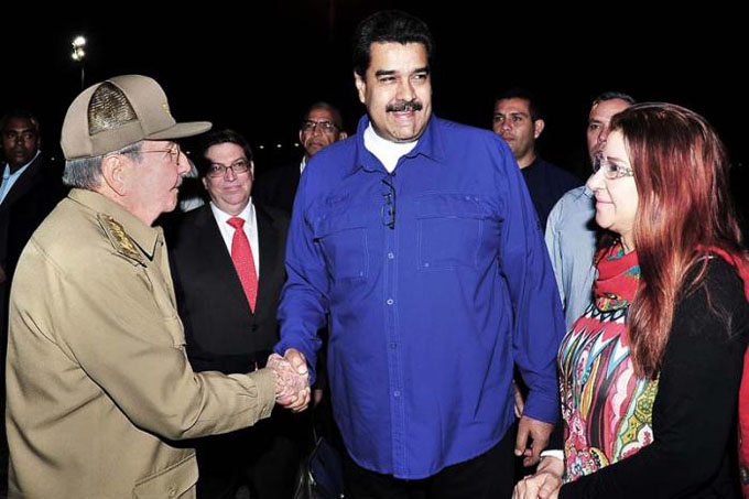 Despidió Raúl a Maduro Despidió Raúl a Maduro
