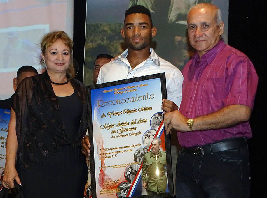 Premian a los mejores atletas del año en Granma (+ fotos)