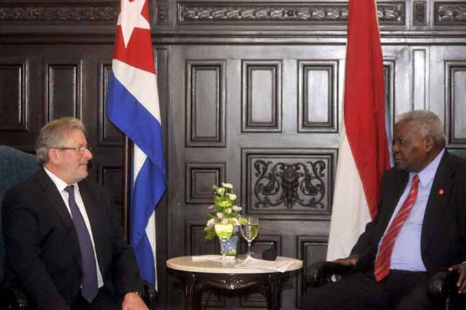 Recibió Esteban Lazo a su homólogo de Luxemburgo Recibió Esteban Lazo a su homólogo de Luxemburgo