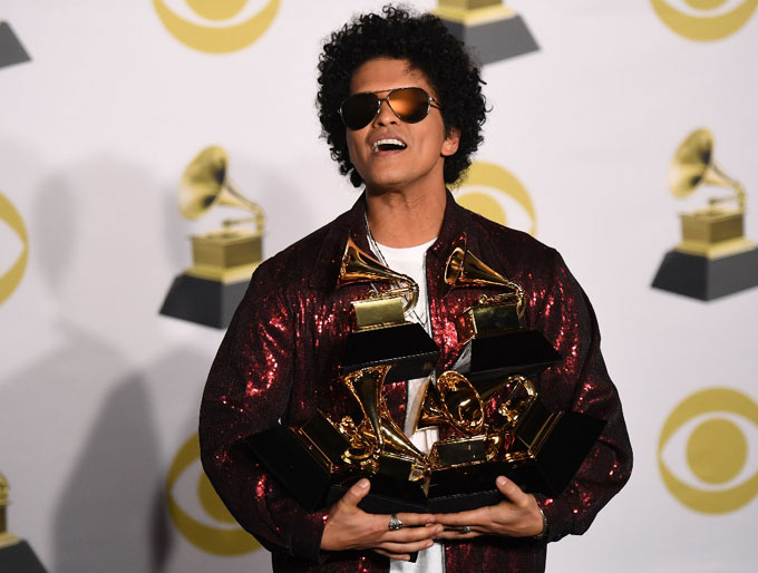 Cantante hawaino Bruno Mars el gran ganador de los Grammy 2018