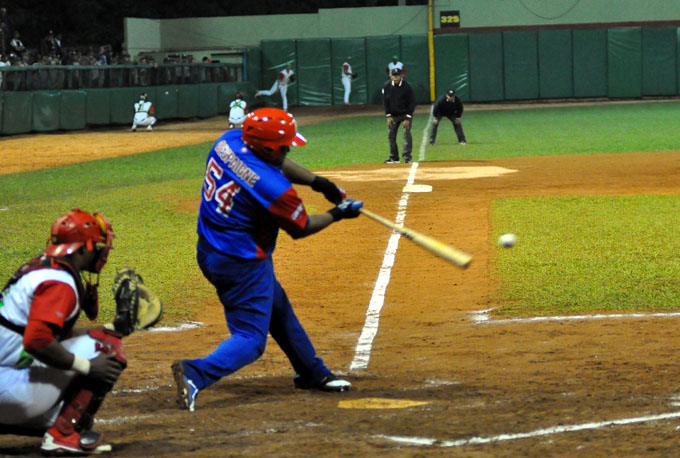 Asegura Alfredo Despaigne estar listo para jugar donde sea (+ videos) Asegura Alfredo Despaigne estar listo para jugar donde sea (+ videos)