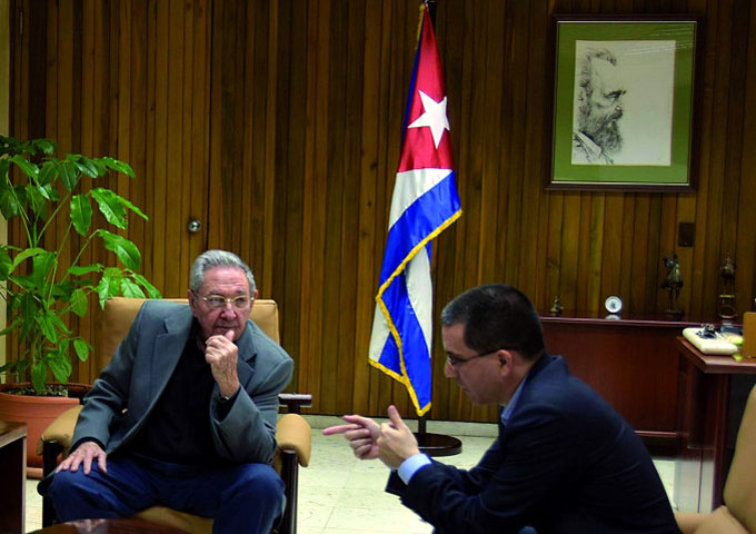 Recibió Raúl al Canciller de Venezuela Recibió Raúl al Canciller de Venezuela