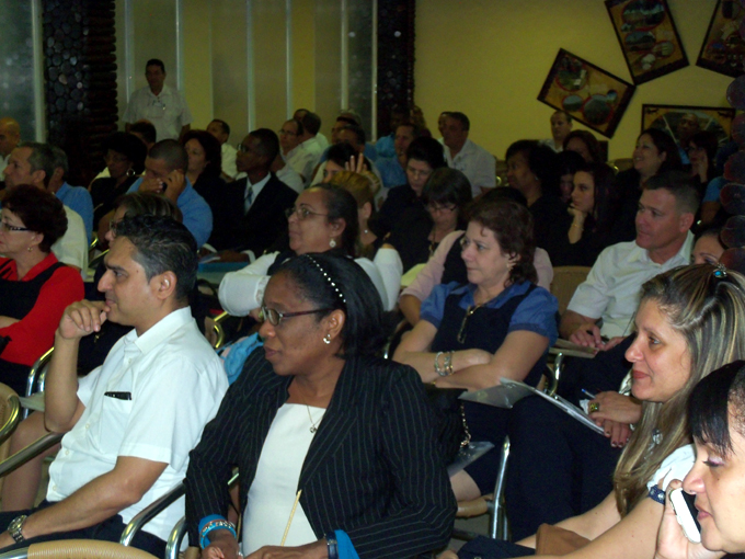 Sesiona en Bayamo X taller nacional de productividad de Etecsa Sesiona en Bayamo X taller nacional de productividad de Etecsa