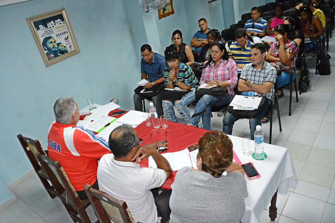 Realizan en Granma encuentro territorial de los CDR Realizan en Granma encuentro territorial de los CDR