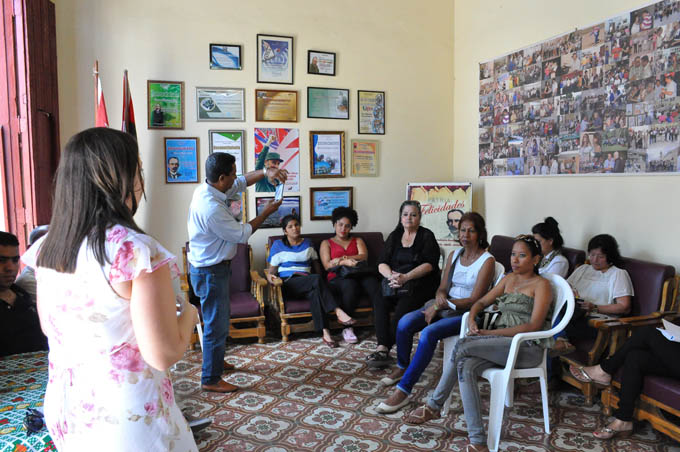 Periodistas celebran con intercambio sobre equidad Día internacional de la mujer