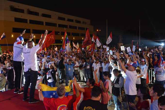 Gran acto de solidaridad continental cerró Cumbre de los Pueblos Gran acto de solidaridad continental cerró Cumbre de los Pueblos
