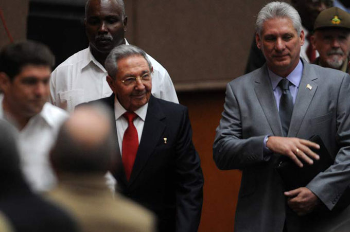 Asiste Raúl a sesión constitutiva de la Asamblea Nacional de Cuba Asiste Raúl a sesión constitutiva de la Asamblea Nacional de Cuba