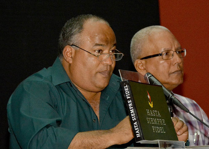 Presentan en Bayamo libro Hasta siempre Fidel (+ fotos)