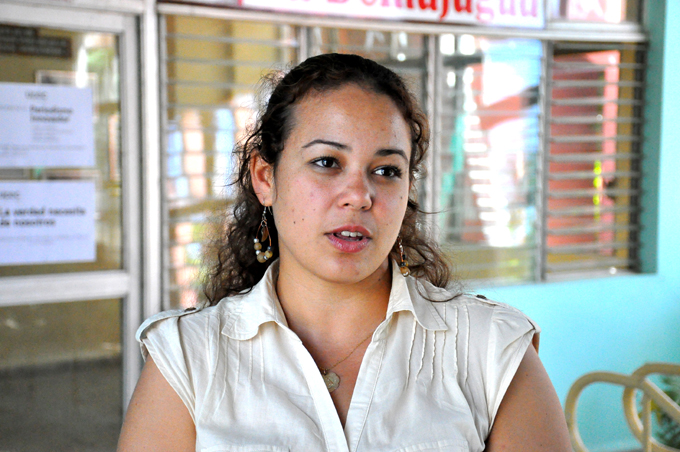 Universitarios de Granma discuten a camisa quitada Universitarios de Granma discuten a camisa quitada