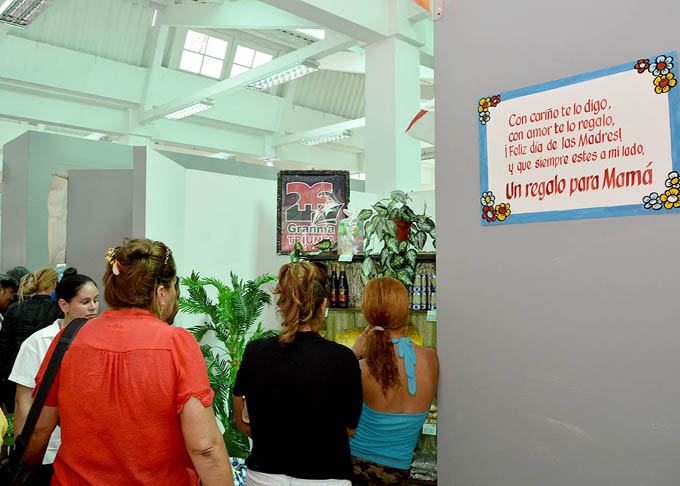 Inauguran feria comercial Regalo para mamá en Expo Granma (+fotos) Inauguran feria comercial Regalo para mamá en Expo Granma (+fotos)