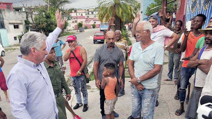 Recorre Díaz-Canel lugares de interés económico y social de la capital