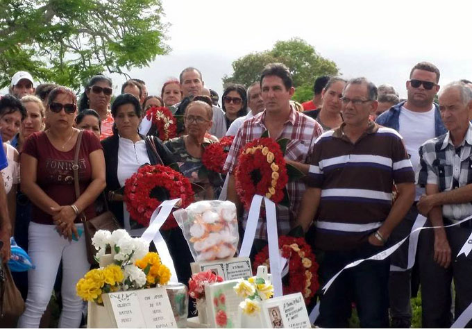 Aumenta llegada a Holguín de víctimas del accidente aéreo (+ fotos) Aumenta llegada a Holguín de víctimas del accidente aéreo (+ fotos)