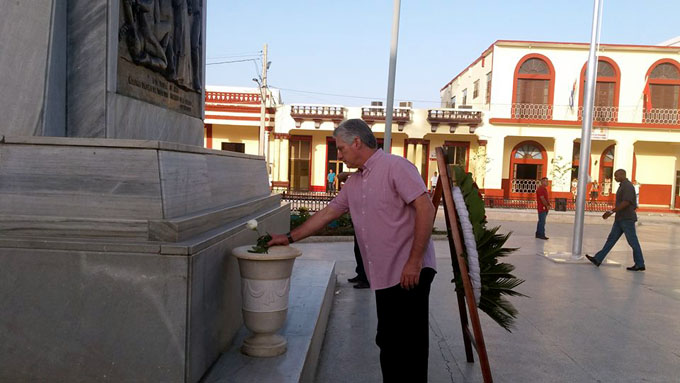 Presidente cubano rinde homenaje a Carlos Manuel de Céspedes, en Bayamo (+ fotos y audio)