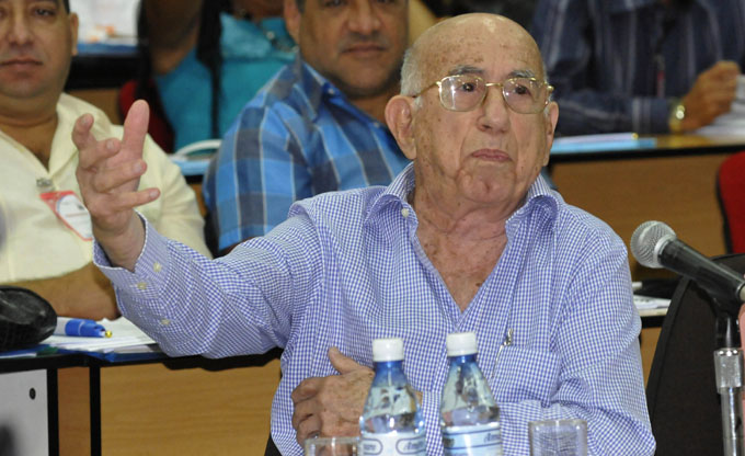 Asiste Machado Ventura a Pleno del Comité Nacional de la UJC Asiste Machado Ventura a Pleno del Comité Nacional de la UJC