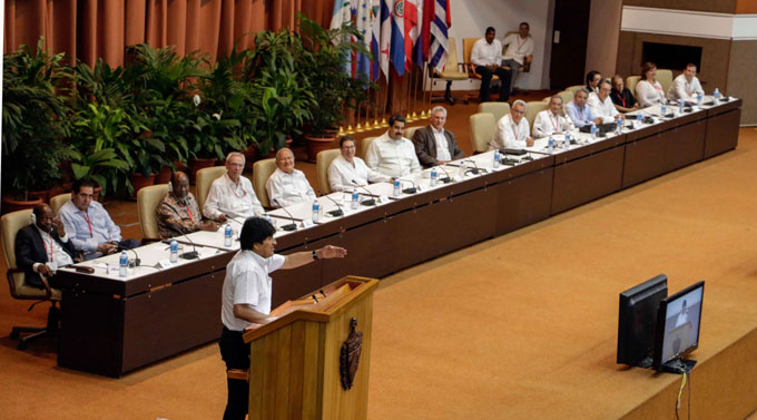 Evo: el mejor homenaje a Fidel es la unidad de América Latina Evo: el mejor homenaje a Fidel es la unidad de América Latina