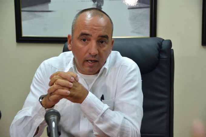 Cubanos en el exterior podrán opinar sobre proyecto constitucional Cubanos en el exterior podrán opinar sobre proyecto constitucional