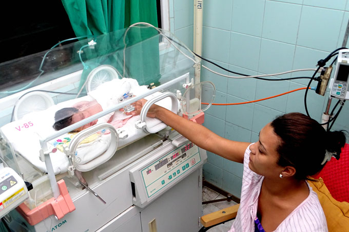 Sistema cubano de salud sufre daños millonarios por bloqueo de EE.UU. Sistema cubano de salud sufre daños millonarios por bloqueo de EE.UU.