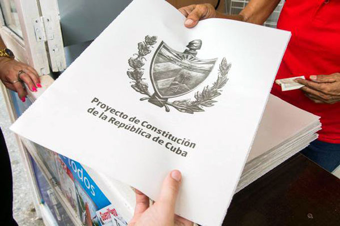 El Proyecto de Constitución ya está en la calle para su estudio El Proyecto de Constitución ya está en la calle para su estudio