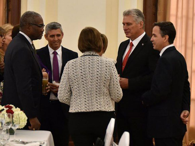 Díaz-Canel sostiene encuentro con congresistas de Estados Unidos Díaz-Canel sostiene encuentro con congresistas de Estados Unidos