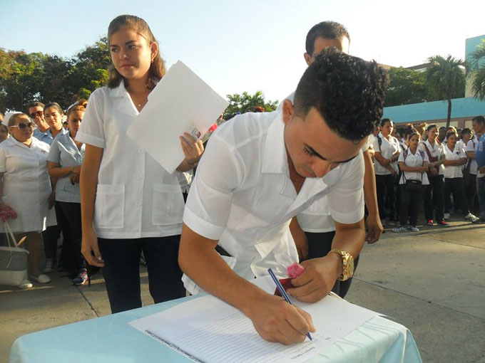 Ingresan estudiantes manzanilleros a organización universitaria de Cuba Ingresan estudiantes manzanilleros a organización universitaria de Cuba