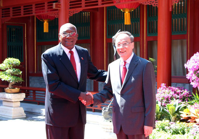 China dispuesta a impulsar relaciones partidistas con Cuba