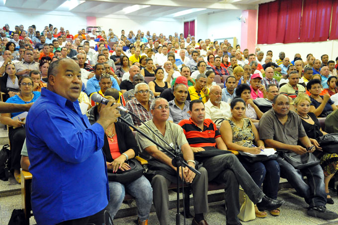 “La Revolución cubana se crecerá siempre”