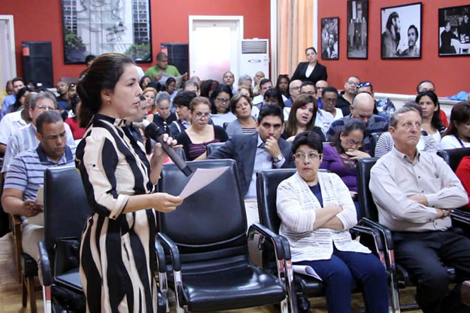 Debaten con profundidad en China el proyecto de Constitución cubana Debaten con profundidad en China el proyecto de Constitución cubana