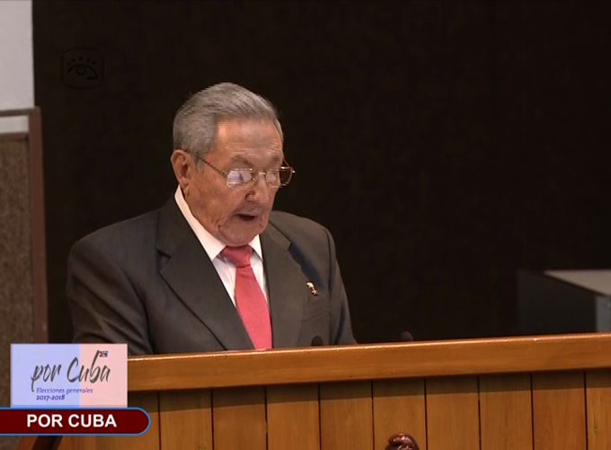 Asiste Raúl a clausura del IX Congreso de los CDR Asiste Raúl a clausura del IX Congreso de los CDR