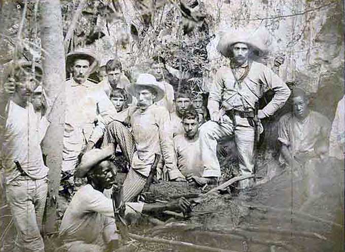 Inauguran en La Habana exposición Álbum de la Guerra