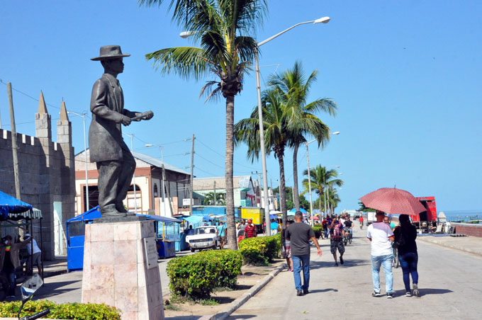 Un golfo y una glorieta en el alma de Manzanillo