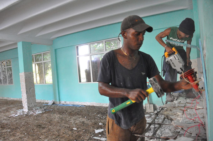 Intenso quehacer constructivo en hospital Céspedes (+ fotos)