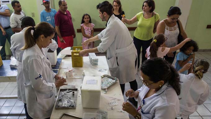 Médicos cubanos lamentan salida de Brasil por impacto en más pobres (+ fotos y video) Médicos cubanos lamentan salida de Brasil por impacto en más pobres (+ fotos y video)