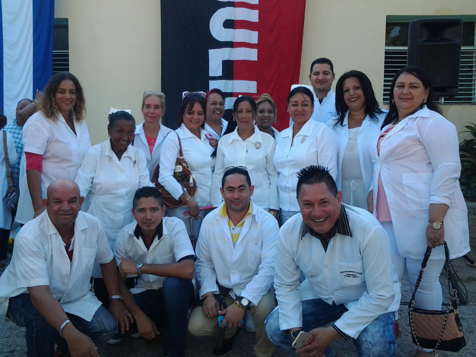 Distinguen a profesionales de la Medicina en su día (+ fotos)