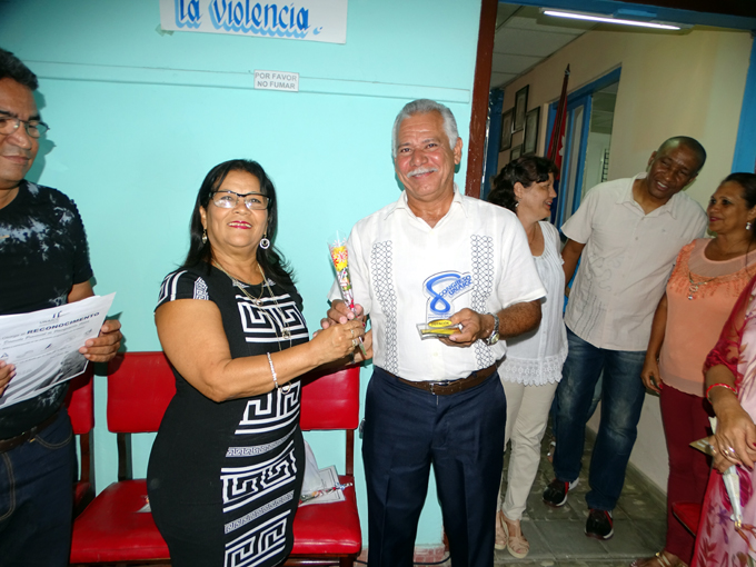 Confiere la Unaicc reconocimiento especial a Magdalena Verdecia