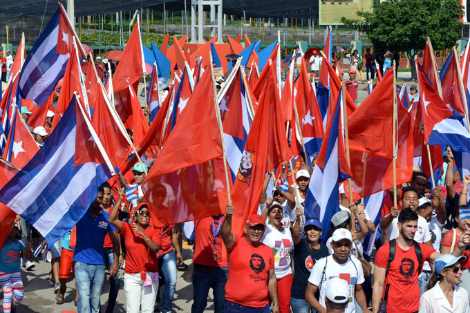 Para el pueblo de Granma, salud, unidad y victoria Para el pueblo de Granma, salud, unidad y victoria