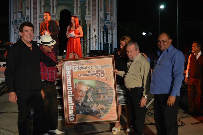 Artistas granmenses agasajan a la Original de Manzanillo Artistas granmenses agasajan a la Original de Manzanillo