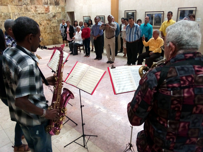 Condecoran a catedráticos y trabajadores no docentes de la Universidad de Granma Condecoran a catedráticos y trabajadores no docentes de la Universidad de Granma