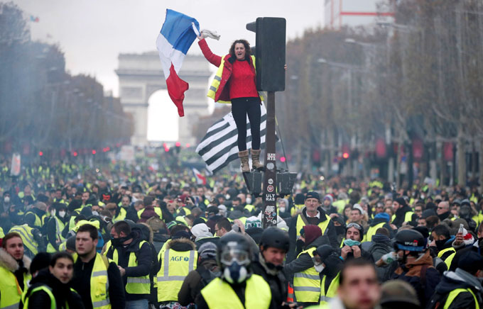 Convocan en Francia a nuevas manifestaciones de chalecos amarillos Convocan en Francia a nuevas manifestaciones de chalecos amarillos