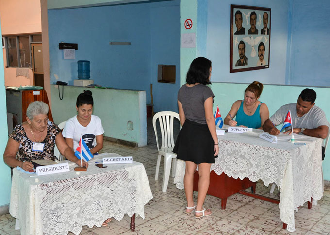 Preparada Granma para asumir Referendo Constitucional (+ fotos) Preparada Granma para asumir Referendo Constitucional (+ fotos)