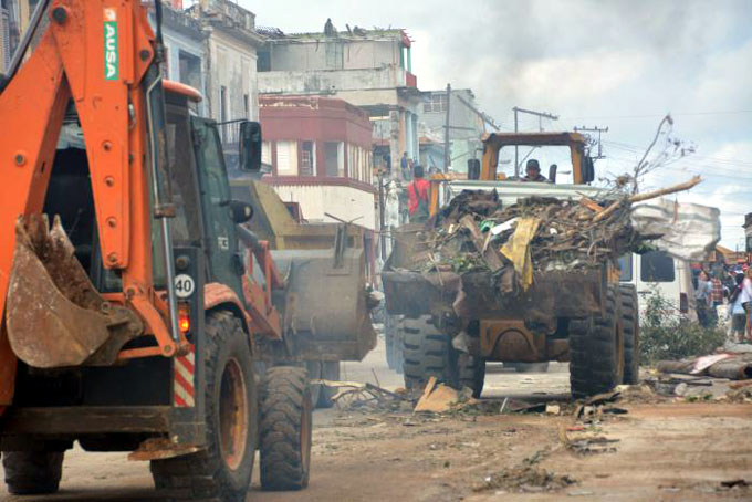 Continúa Consejo de Ministros chequeando recuperación de La Habana