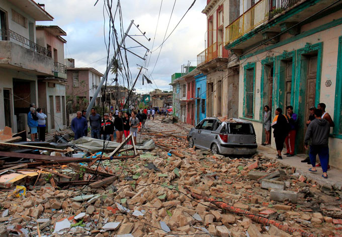 Estado cubano bonifica materiales de la construcción para damnificados del tornado en La Habana (+ video)