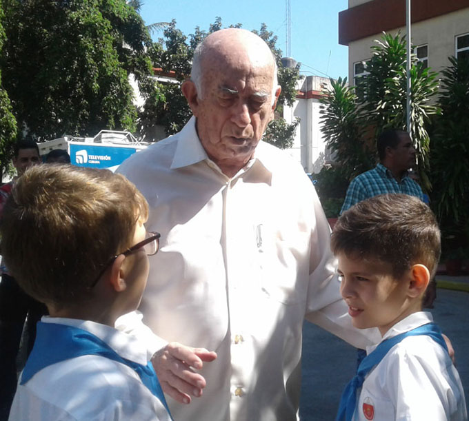 Machado Ventura resalta valores de la nueva Constitución (+ fotos y video) Machado Ventura resalta valores de la nueva Constitución (+ fotos y video)