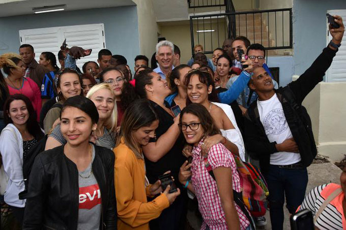 La Revolución no deja a nadie desamparado, abre esperanzas y cumple lo que promete