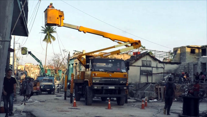 Recuperan en capital de Cuba mayoría de casas dañadas por tornado