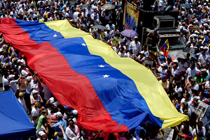 Gobierno de Cuba rechaza movimiento golpista en Venezuela (+ videos) Gobierno de Cuba rechaza movimiento golpista en Venezuela (+ videos)