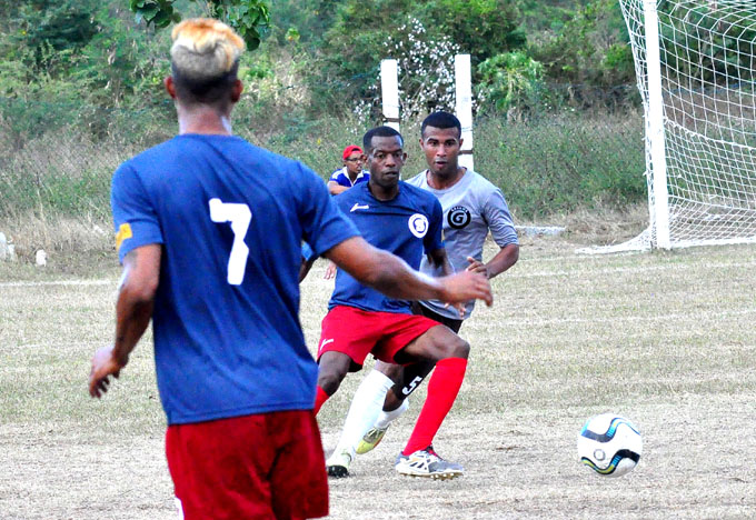 Cayeron los Incansables en apertura del torneo élite del fútbol cubano