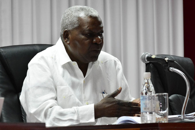 Esteban Lazo: nueva Constitución da continuidad a la Cuba socialista (+ video) Esteban Lazo: nueva Constitución da continuidad a la Cuba socialista (+ video)
