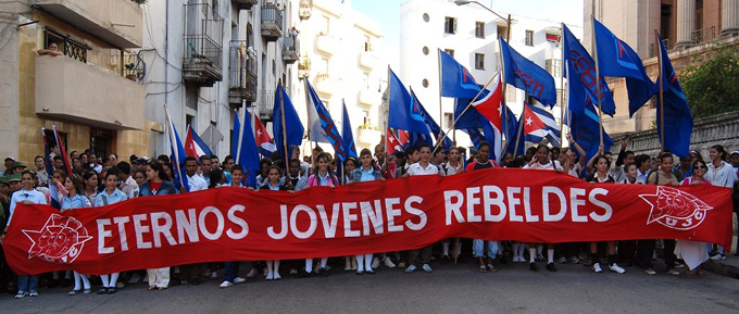 Díaz-Canel felicita a organizaciones de jóvenes y pioneros (+fotos) Díaz-Canel felicita a organizaciones de jóvenes y pioneros (+fotos)