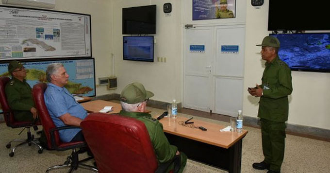 Presidente cubano asiste a inauguración de Ejercicio Meteoro Presidente cubano asiste a inauguración de Ejercicio Meteoro